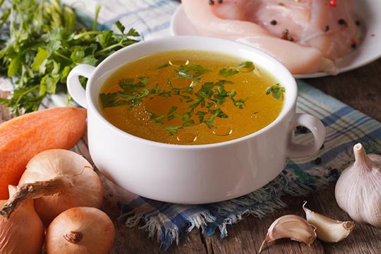 Ecco perché il brodo vegetale è perfetto anche d'estate