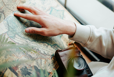 Stitichezza da viaggio: cause e rimedi naturali