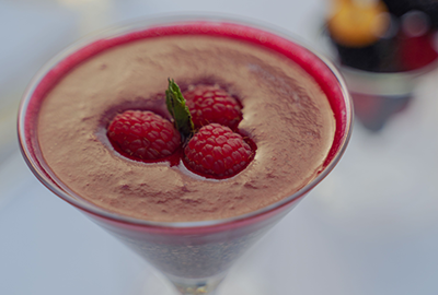 Budino al cacao con cannella e frutti rossi