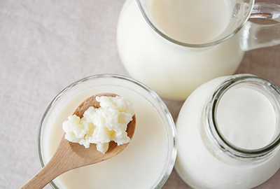 Kefir fatto in casa: benefici reali e come prepararlo