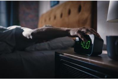 Sveglia alle 4 del mattino: è davvero utile per dimagrire? 